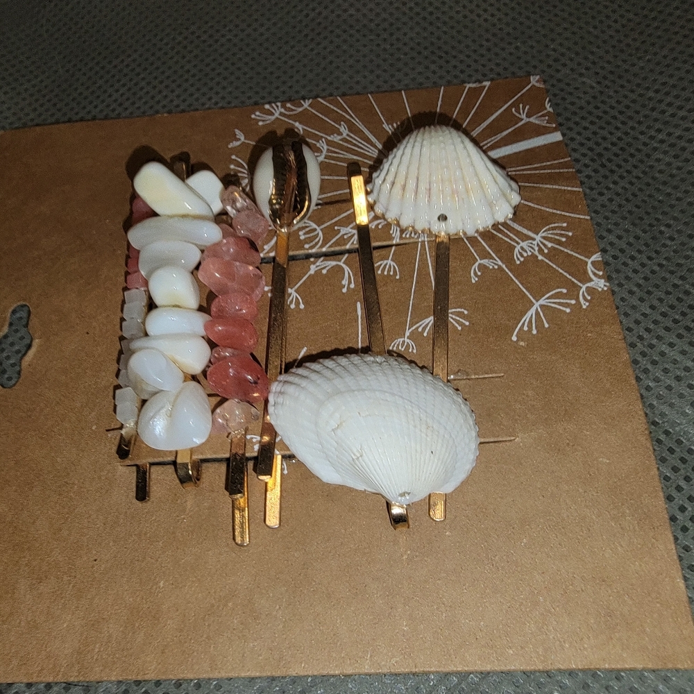 Hair Clips - Picture 3 of 3